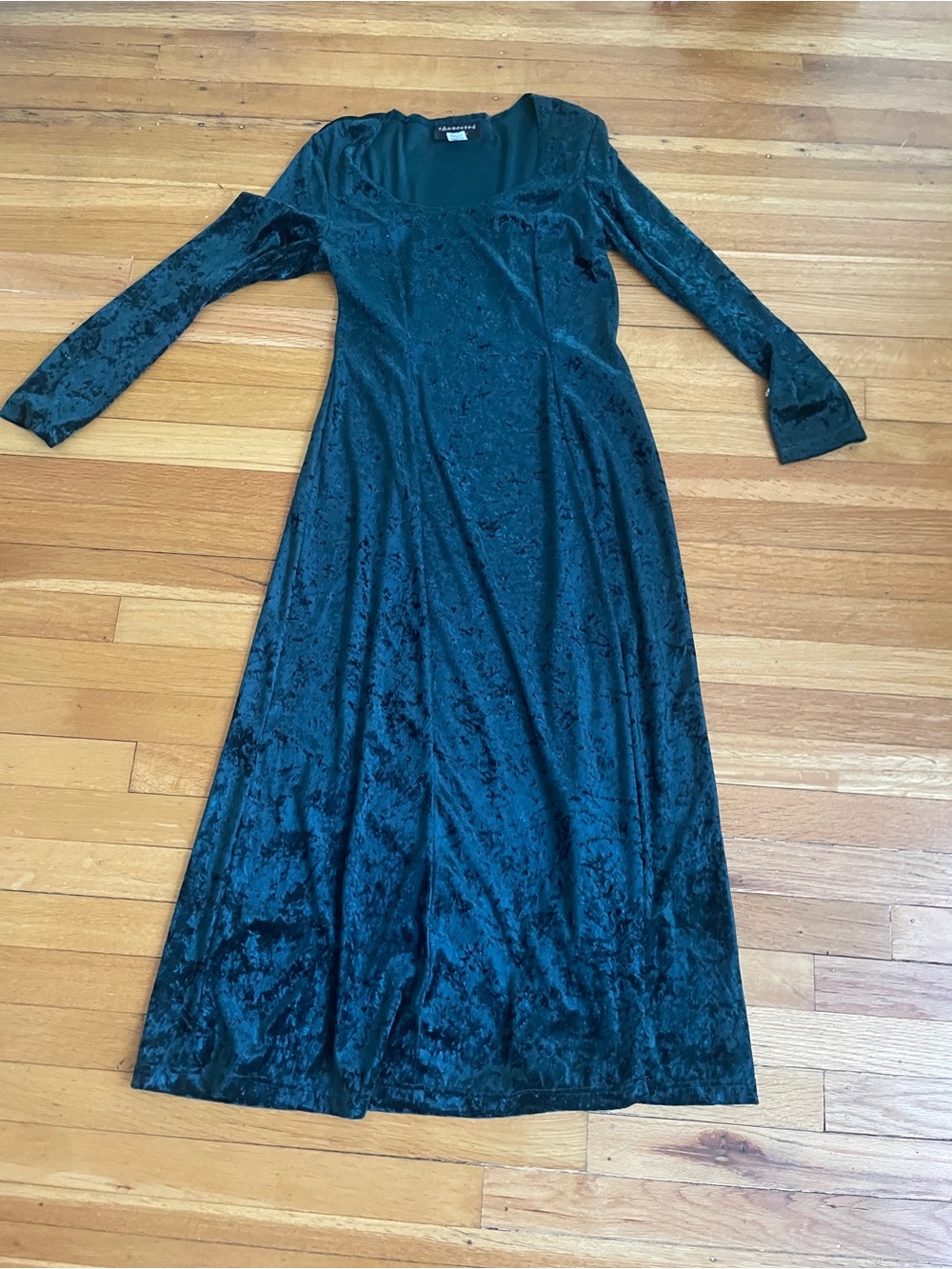 90’s Whimsy Goth Velvet Long-Sleeve Maxi Dress - Black